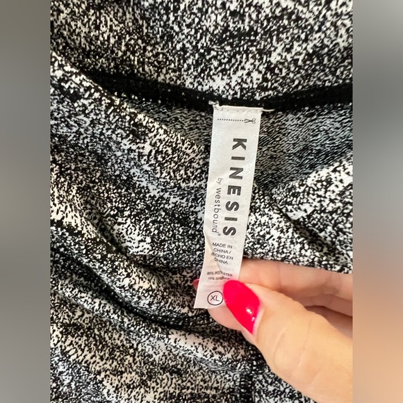 Kensie Leggings - Picture 2 of 2